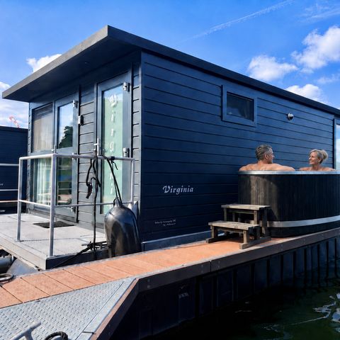 Lodge 6 persons - Houseboat with a Duo Hot Tub