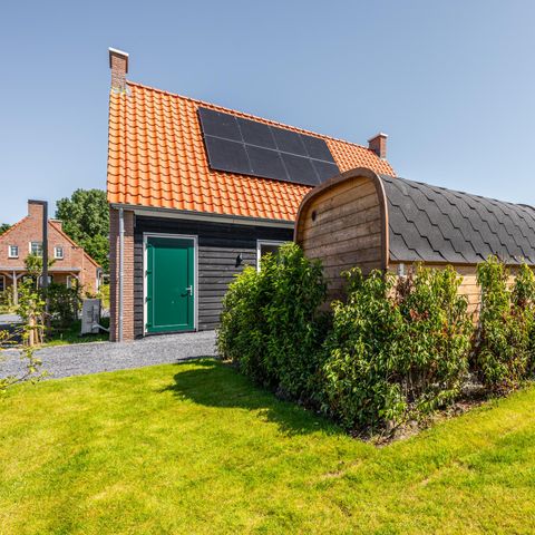 VILLA 7 people - Garden Villa with hot tub & sauna