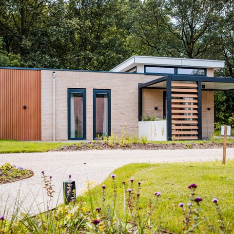 HOUSE 8 people - Stone partridge