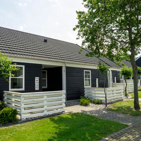 BUNGALOW 6 people - 4-6B (max. 4 adults)