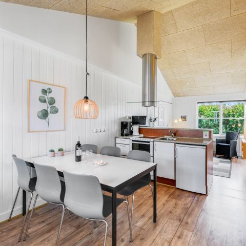 BUNGALOW 6 people - 4-6B (max. 4 adults)