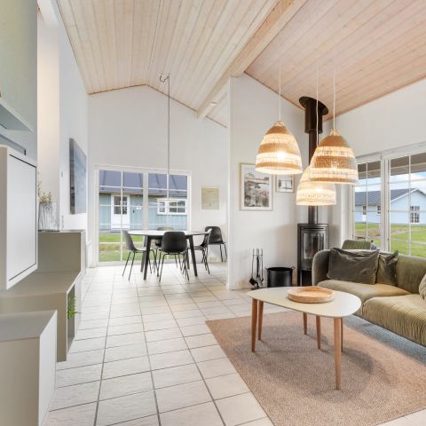 BUNGALOW 6 people - 6C2 (max. 4 adults)