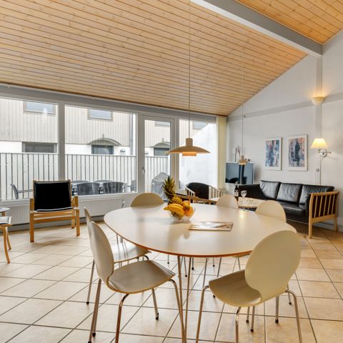 BUNGALOW 8 people - 6B3 (max 6 adults + 2 kids)