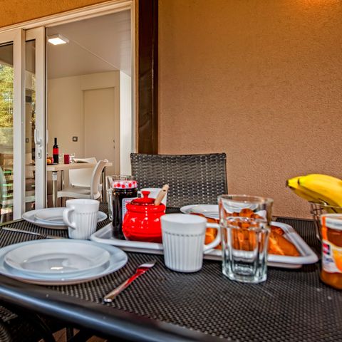 Mobile home 6 persons - Mobile-home | Comfort XL | 2 Bedrooms | 4/6 Pers | Raised terrace | 2 bathrooms | Air conditioning | TV