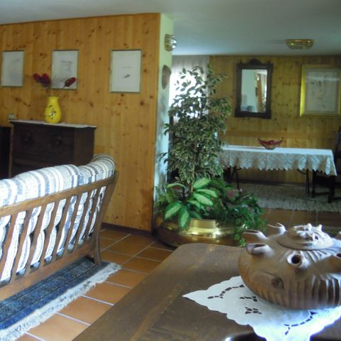 APARTMENT 6 people - House