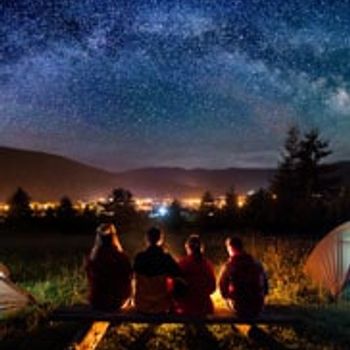 28+ person holiday cottages