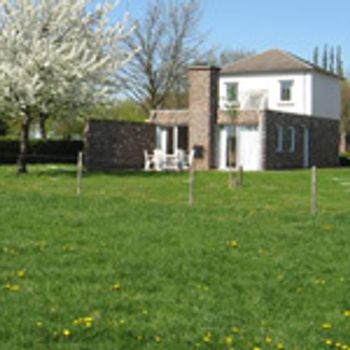 Holiday cottages with garden
